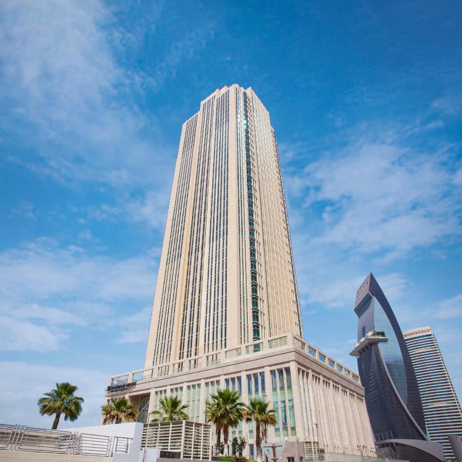 Wyndham Grand Doha West Bay Beach Bagian luar foto The building in 2016