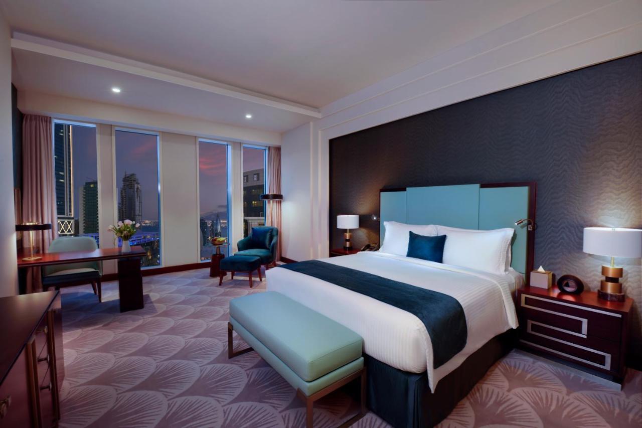 Wyndham Grand Doha West Bay Beach Bagian luar foto Deluxe Suite