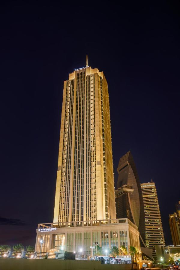 Wyndham Grand Doha West Bay Beach Bagian luar foto The Four Seasons Hotel, Bangkok